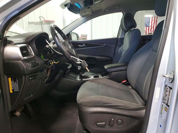 2016 KIA SORENTO L / LX — DENT