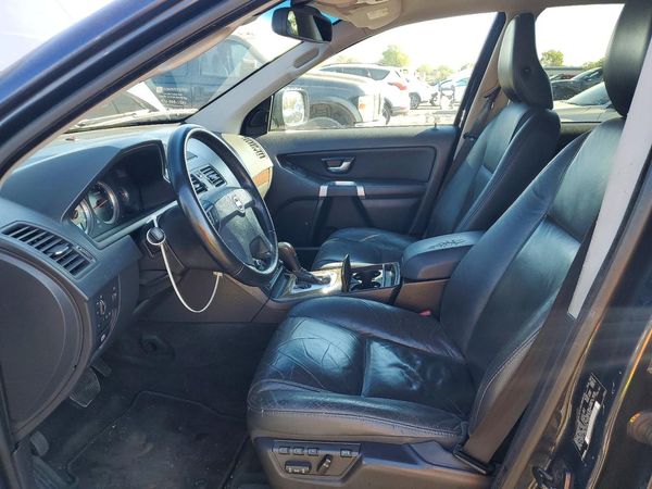 2012 VOLVO XC90 — DENT