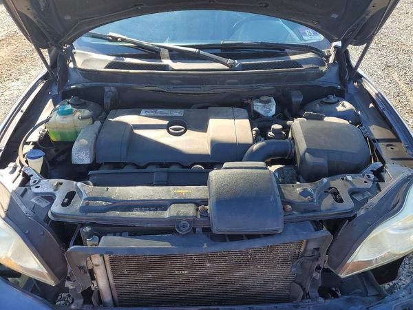 2012 VOLVO XC90 — Engine bay