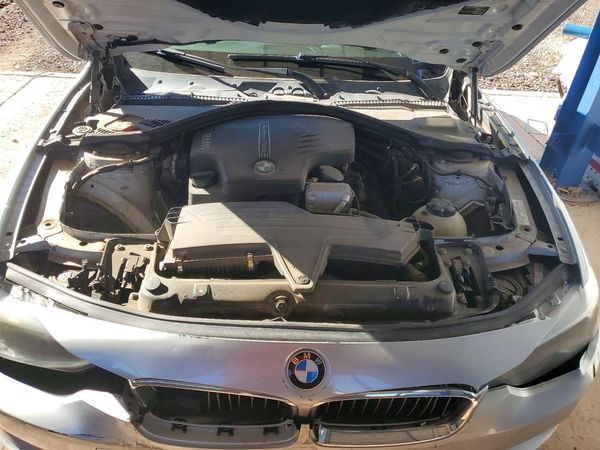 2013 BMW 328 xDrive — Engine bay