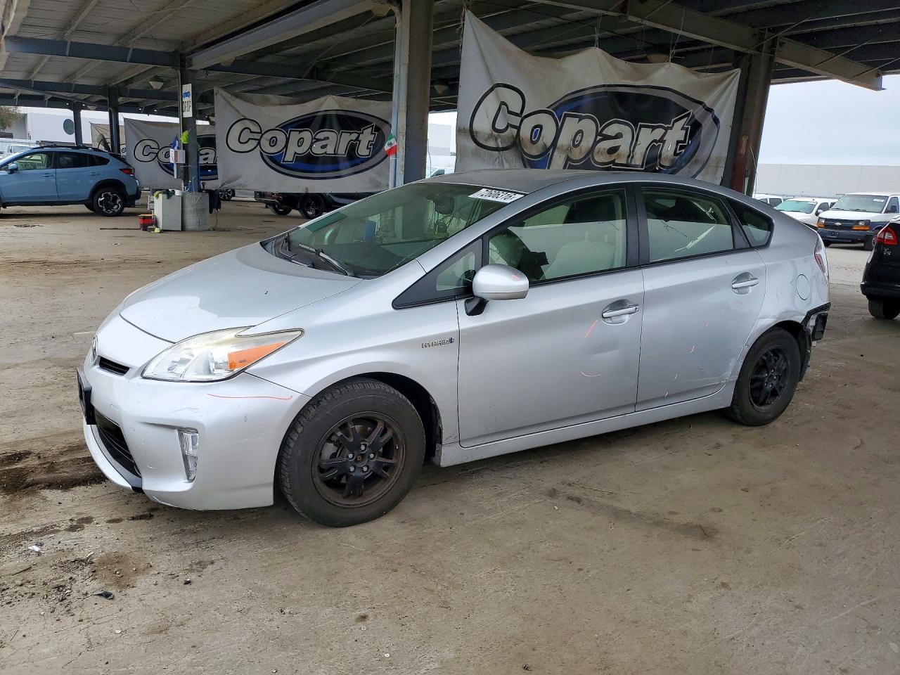 2012 TOYOTA PRIUS — Front 3/4