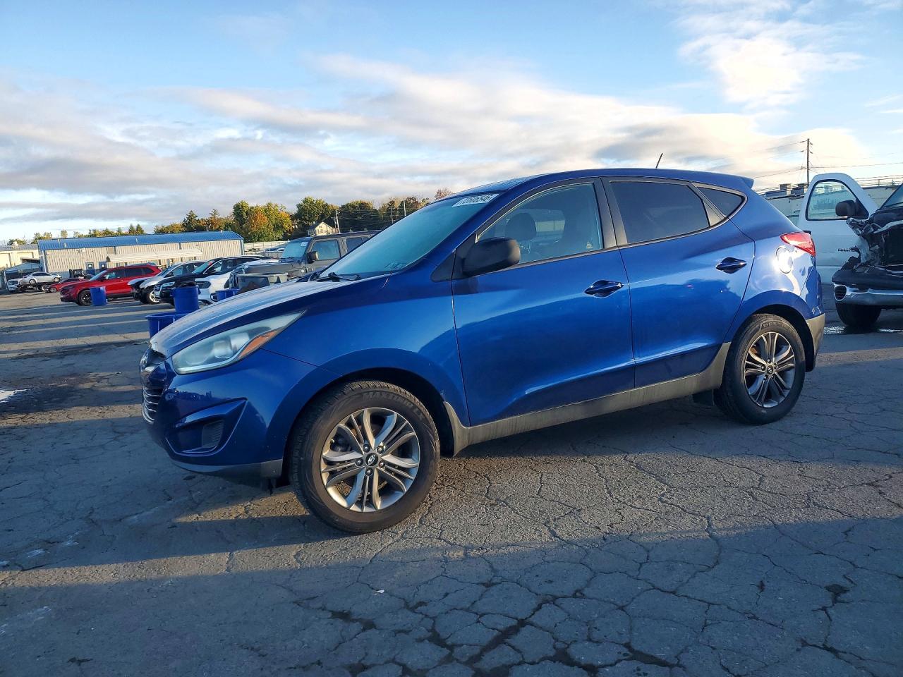 2014 HYUNDAI TUCSON GL (Middle-low Level) — Front 3/4