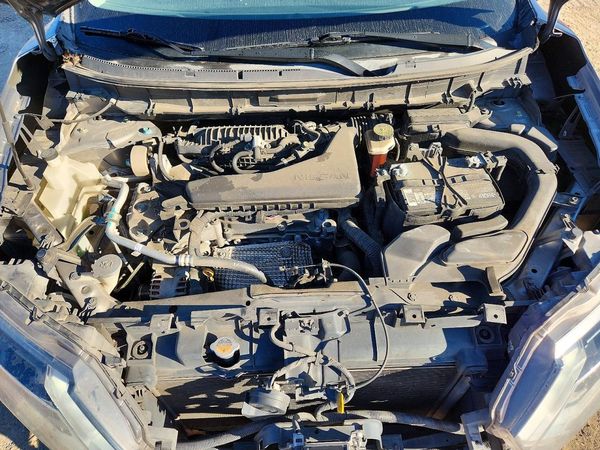 2018 NISSAN ROGUE — Engine bay