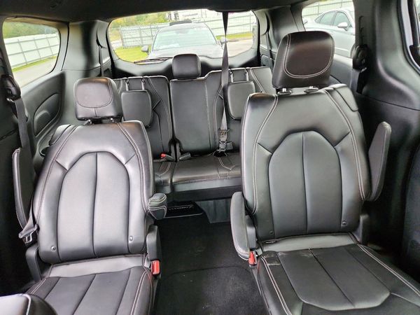 2026 CHRYSLER PACIFICA Select — SUVN