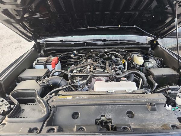 2026 TOYOTA 4RUNNER — Engine bay