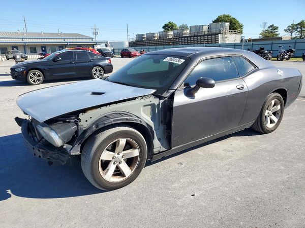 2013 DODGE CHALLENGER — DSFA — Front 3/4