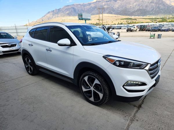 2017 HYUNDAI TUCSON — Passenger 3/4