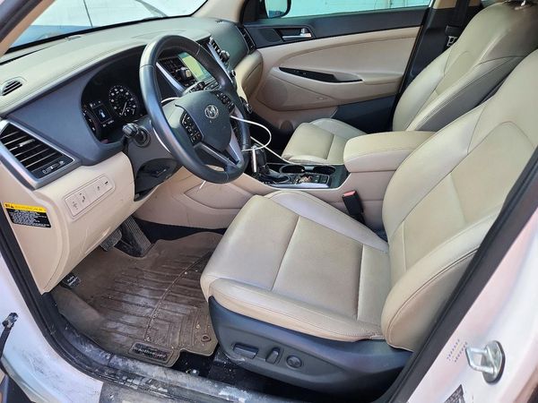 2017 HYUNDAI TUCSON — DENT