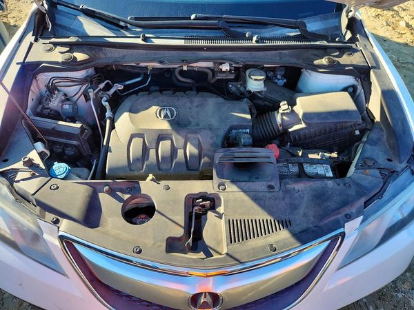 2013 ACURA RDX — Engine bay