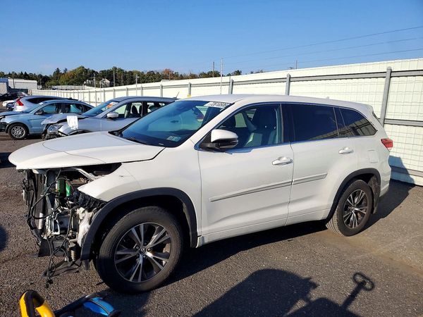 2017 TOYOTA HIGHLANDER — DSFA — Front 3/4