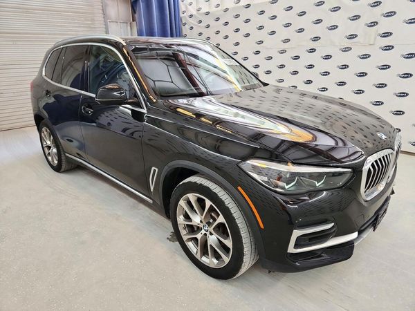 2022 BMW X5 sDrive40i — Passenger 3/4