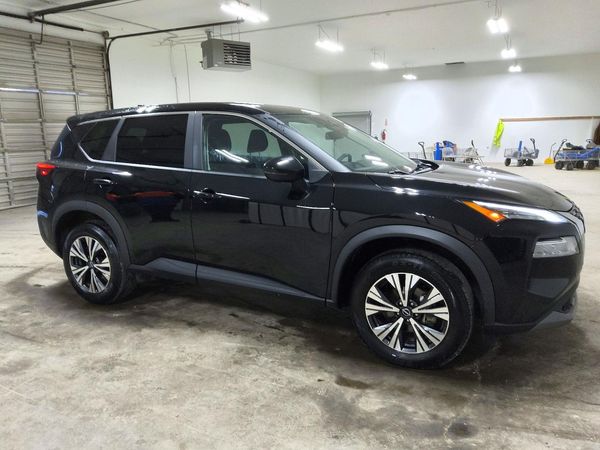 2022 NISSAN ROGUE SV — Passenger 3/4