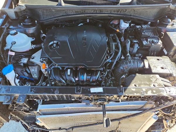 2026 KIA SPORTAGE LX — Engine bay