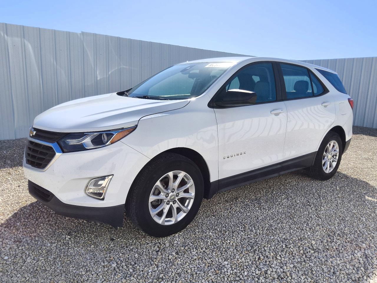 2020 CHEVROLET EQUINOX LS — Front 3/4