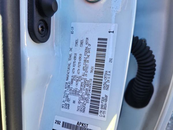 2019 TOYOTA TUNDRA SR5 Grade — VINS