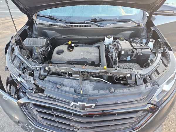 2021 CHEVROLET EQUINOX LT (1LT) — Engine bay