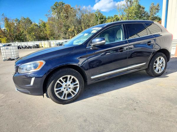 2016 VOLVO XC60 — Front 3/4