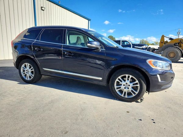 2016 VOLVO XC60 — Passenger 3/4