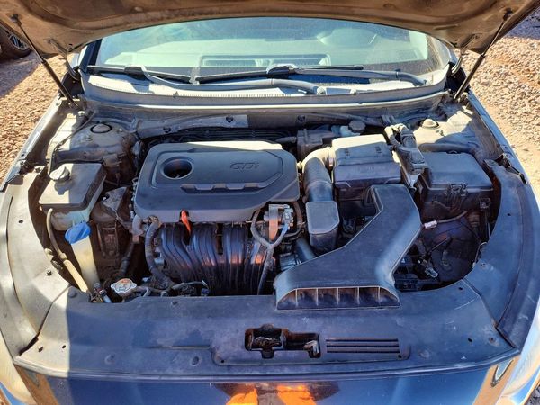 2018 HYUNDAI SONATA SE, Eco — Engine bay