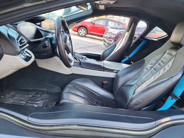 2016 BMW I SERIES — DENT