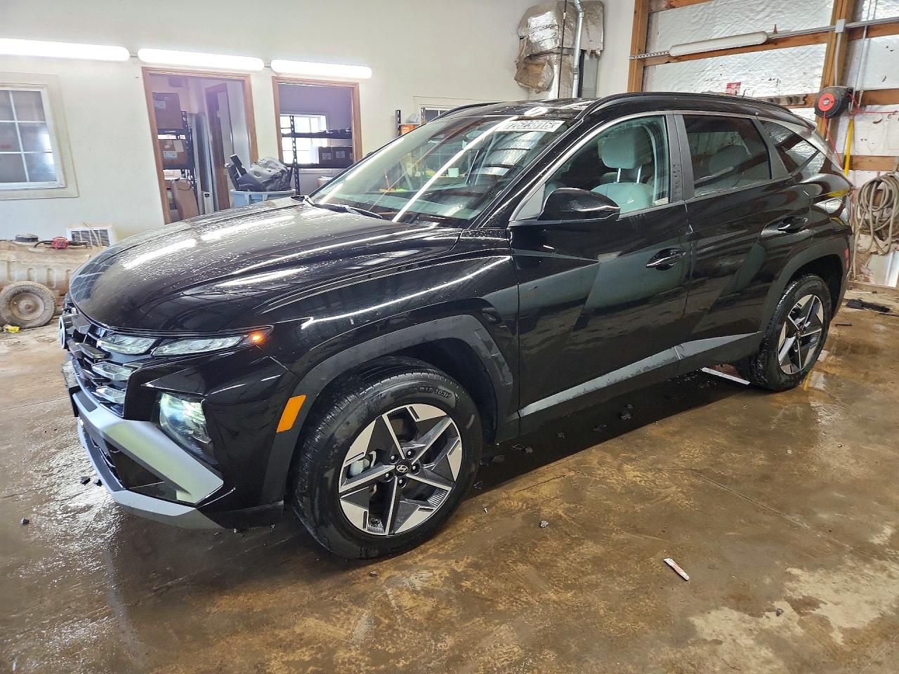 2026 HYUNDAI TUCSON SEL, SEL Plus — Front 3/4