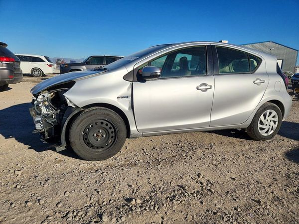 2015 TOYOTA PRIUS C ON — DSFA — Front 3/4