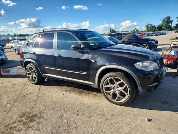 2013 BMW X5 xDrive35d — Passenger 3/4