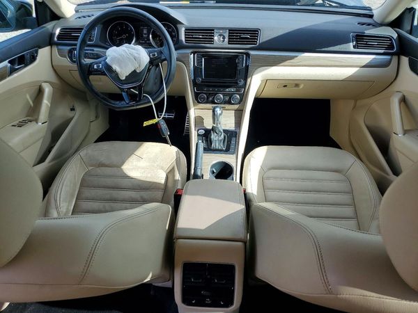 2017 VOLKSWAGEN PASSAT SEL Premium — CKPT