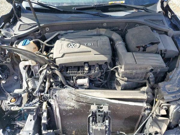 2017 VOLKSWAGEN PASSAT SEL Premium — Engine bay