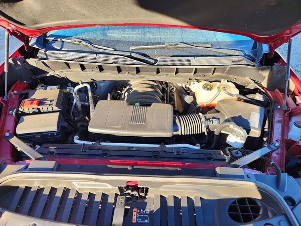 2020 CHEVROLET SILVERADO High Country — Engine bay
