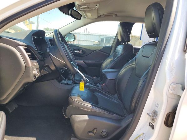 2021 JEEP CHEROKEE Latitude Plus — DENT
