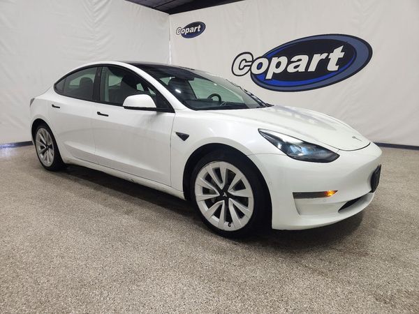 2022 TESLA MODEL 3 — Passenger 3/4