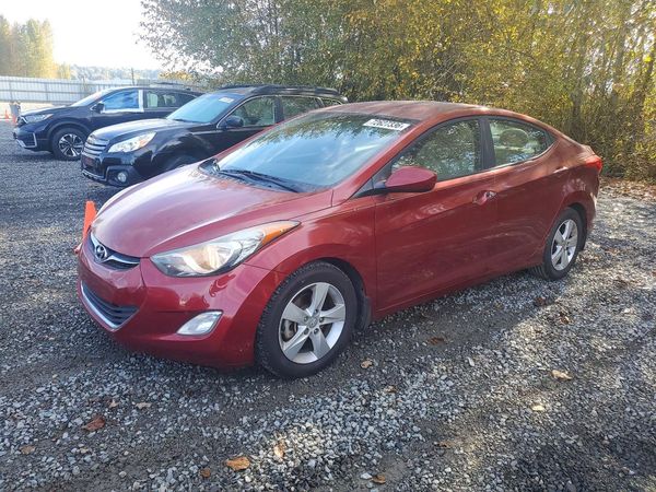 2013 HYUNDAI ELANTRA — Front 3/4