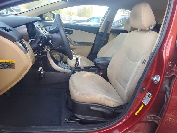 2013 HYUNDAI ELANTRA — DENT