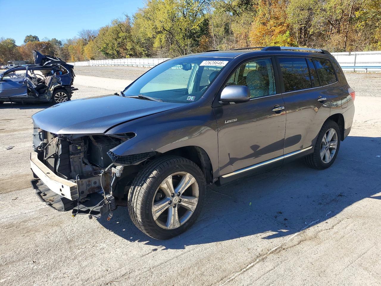 2013 TOYOTA HIGHLANDER Base/Hybrid — Front 3/4