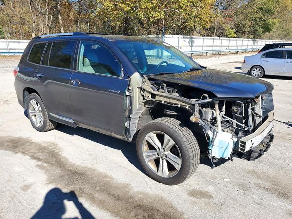 2013 TOYOTA HIGHLANDER Base/Hybrid — Passenger 3/4