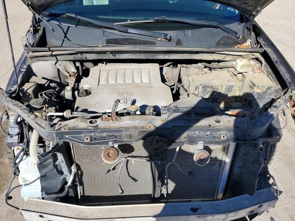 2013 TOYOTA HIGHLANDER Base/Hybrid — Engine bay