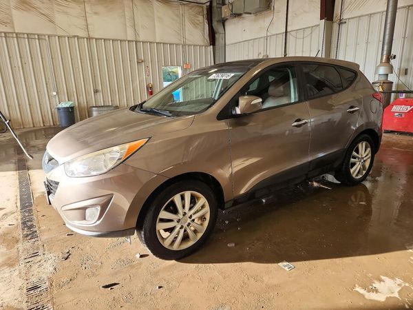 2013 HYUNDAI TUCSON — Front 3/4