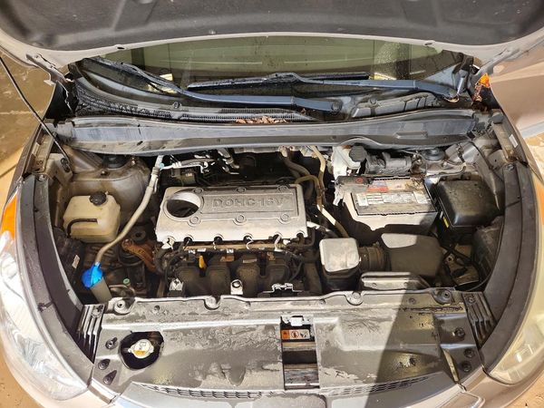 2013 HYUNDAI TUCSON — Engine bay