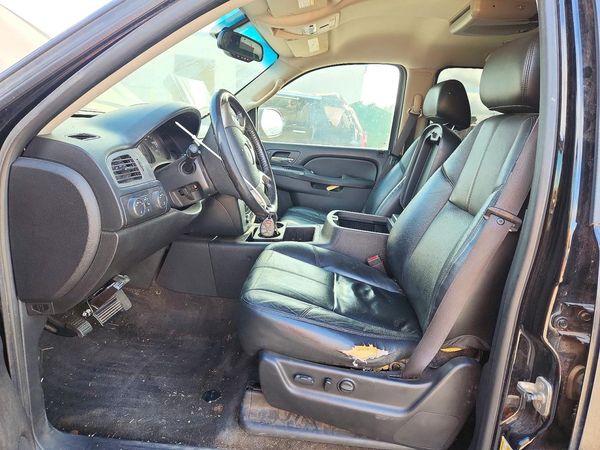 2012 CHEVROLET TAHOE LT — DENT
