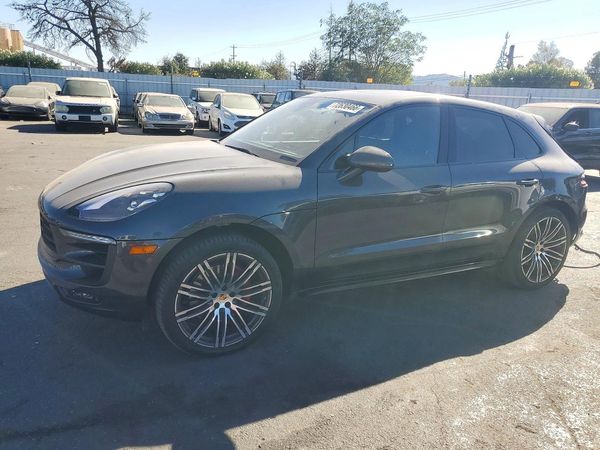 2017 PORSCHE MACAN — Front 3/4