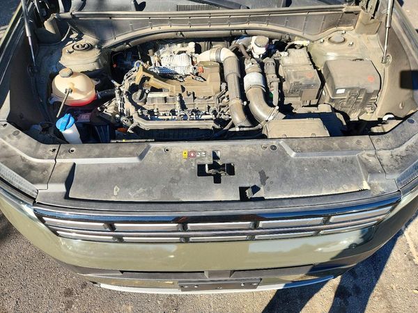 2024 HYUNDAI SANTA FE SEL — Engine bay