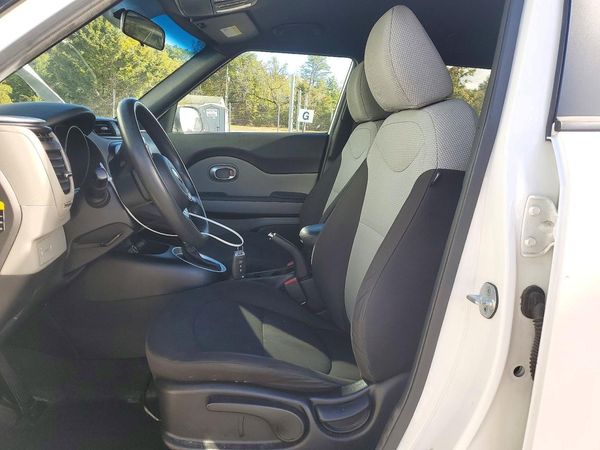 2014 KIA SOUL GL(BASE) — DENT