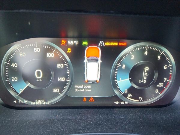 2019 VOLVO XC60 Momentum — ODOM