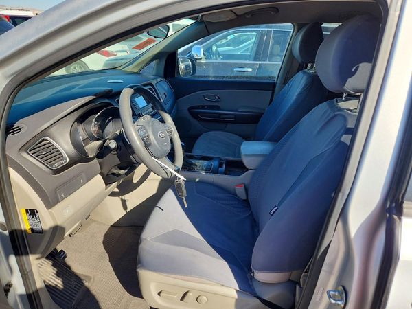 2016 KIA SEDONA LX - Middle-low — DENT