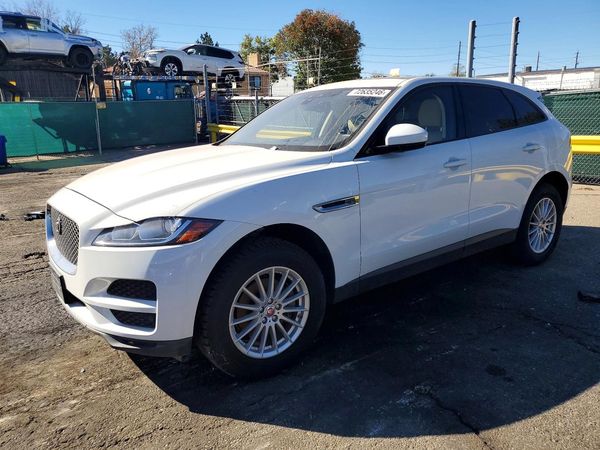 2017 JAGUAR F-PACE Base — Front 3/4