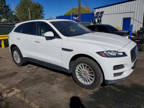 2017 JAGUAR F-PACE Base — Passenger 3/4