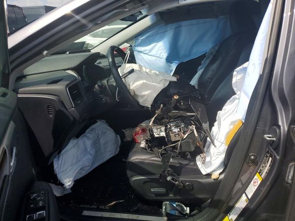 2017 LEXUS RX350 350 — DENT