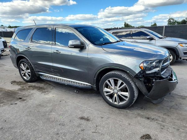 2013 DODGE DURANGO R/T — Passenger 3/4