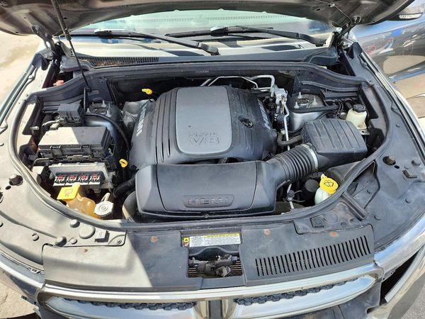 2013 DODGE DURANGO R/T — Engine bay